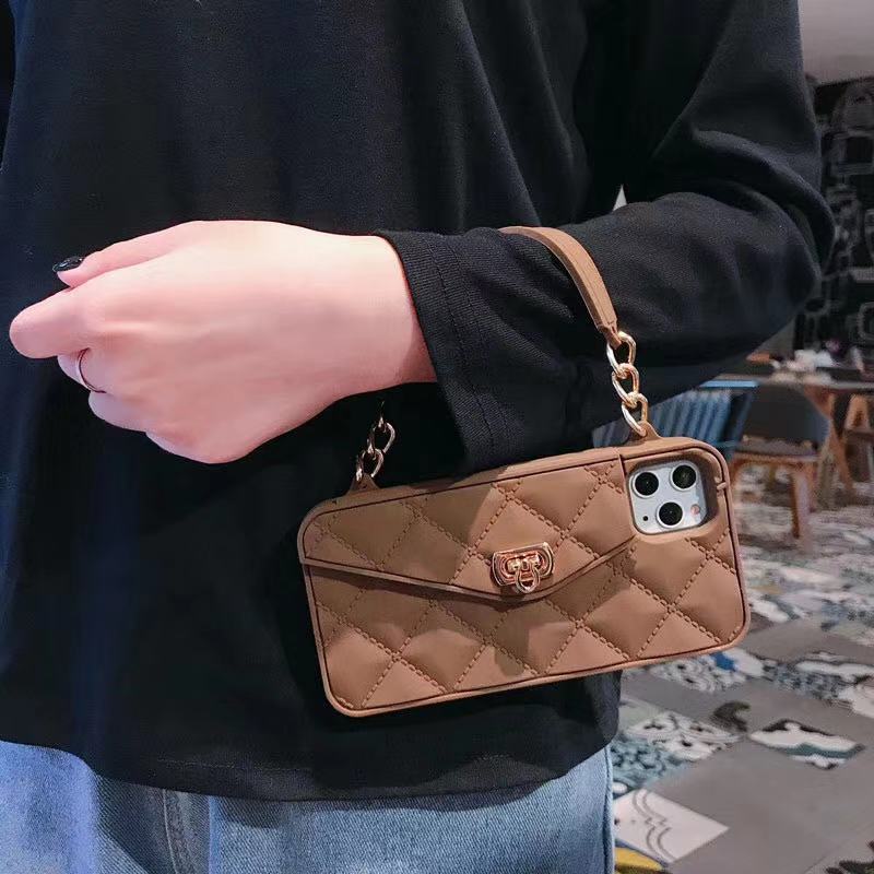 Coque Luxe à Chaîne Dorée 💼