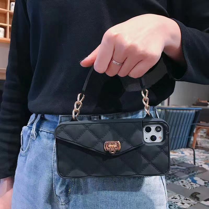 Coque Luxe à Chaîne Dorée 💼
