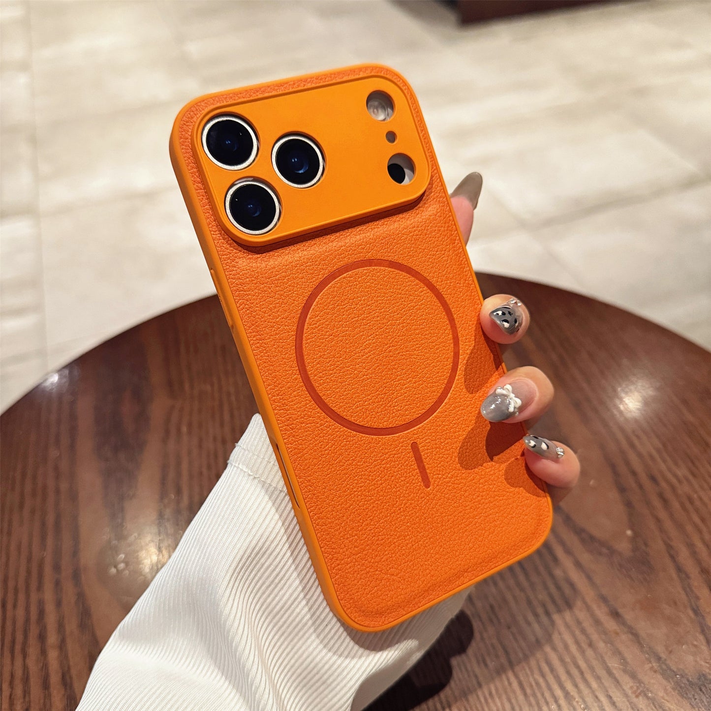 Coque Cuir Magnétique Élégante ✨
