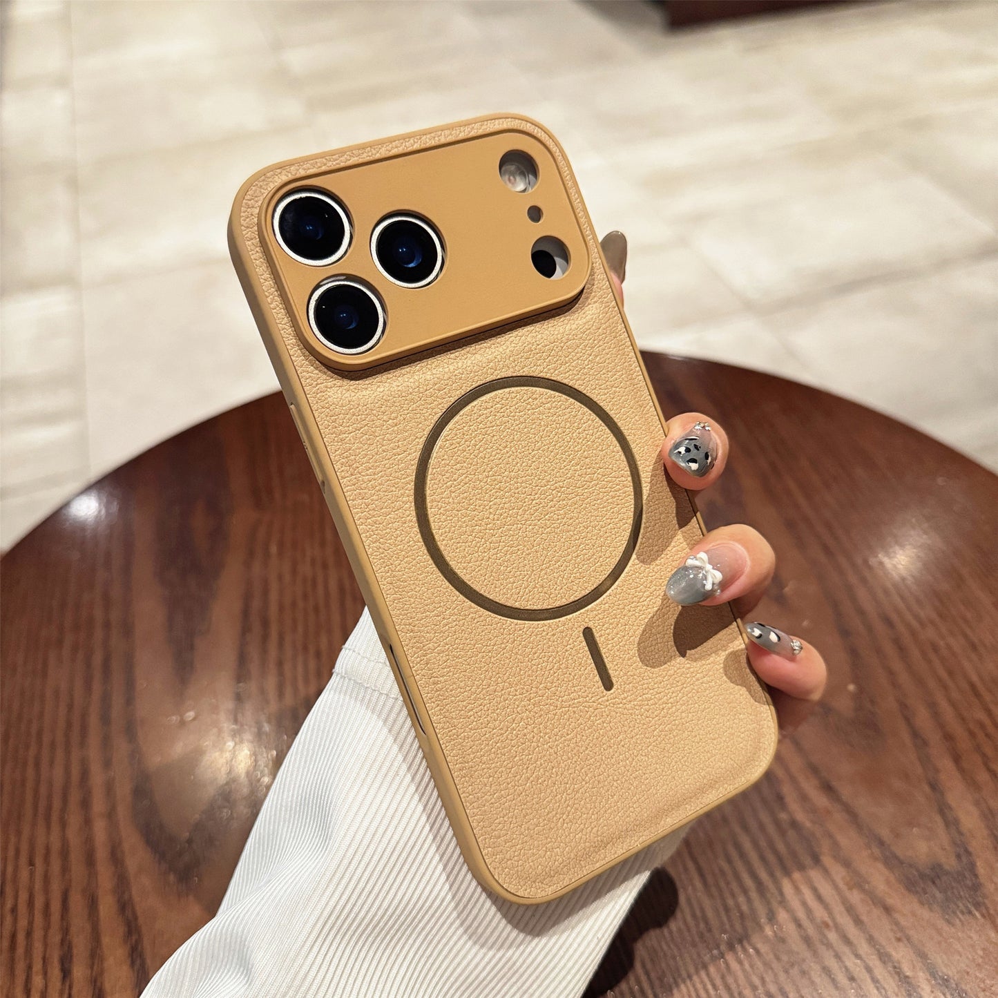 Coque Cuir Magnétique Élégante ✨