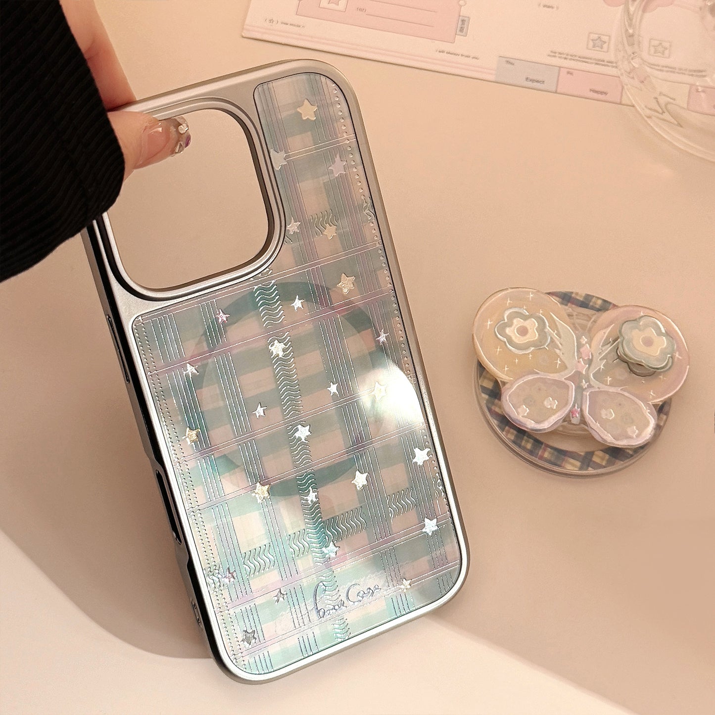 Coque Luxe aimantée avec nœud rotatif – tendance 2025