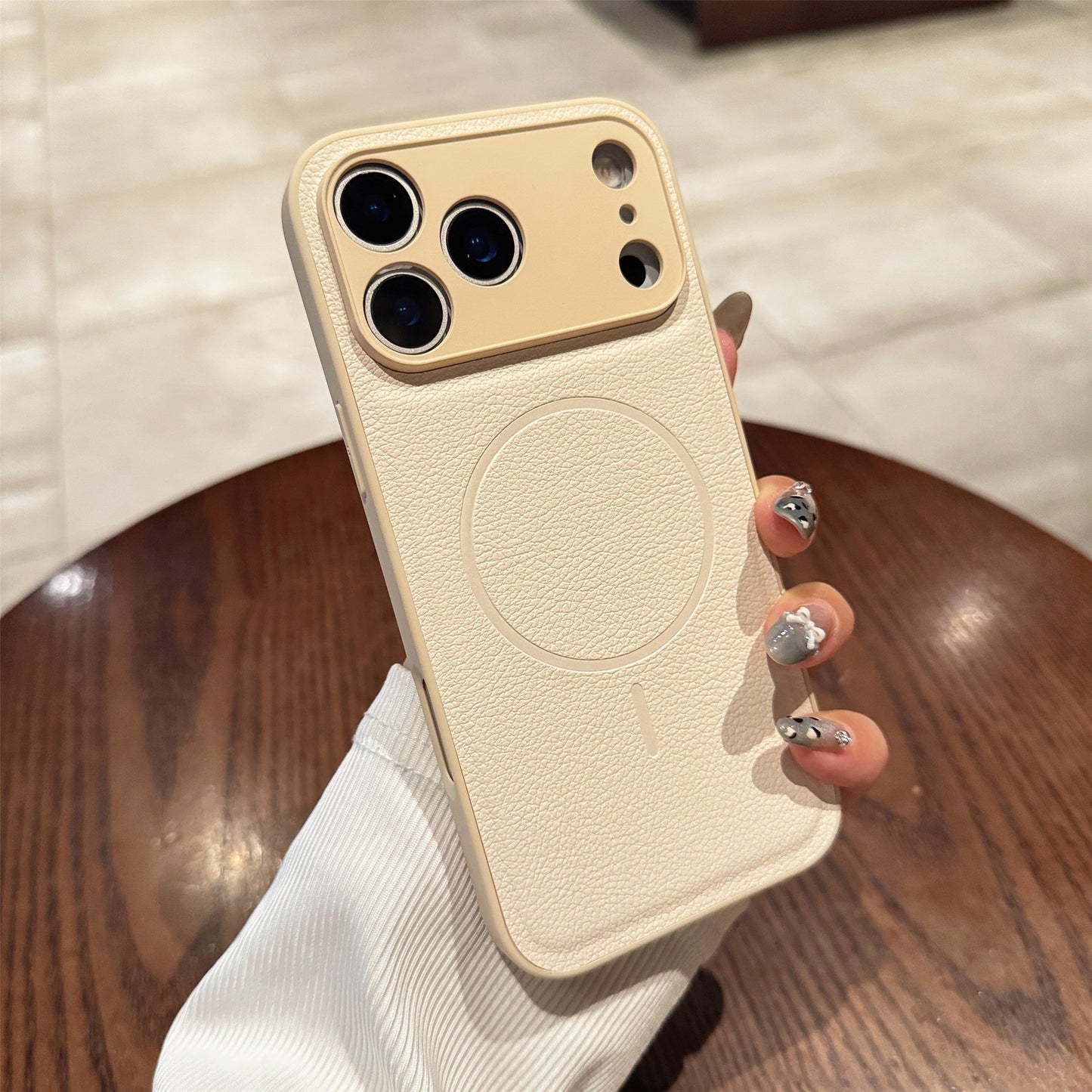 Coque Cuir Magnétique Élégante ✨