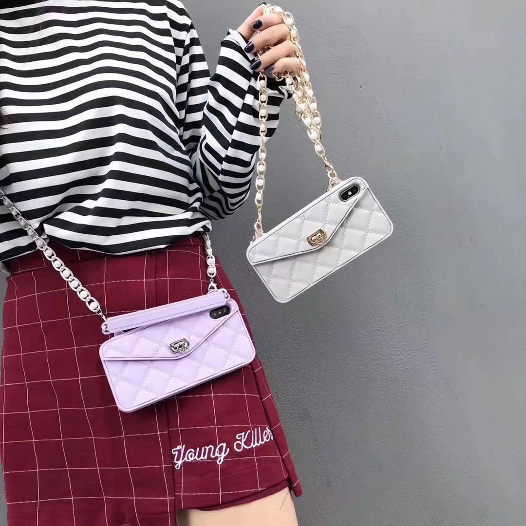 Coque Luxe à Chaîne Dorée 💼